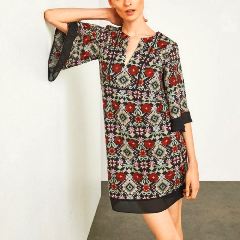 NWT BCBG Tati Embroidered Dress M